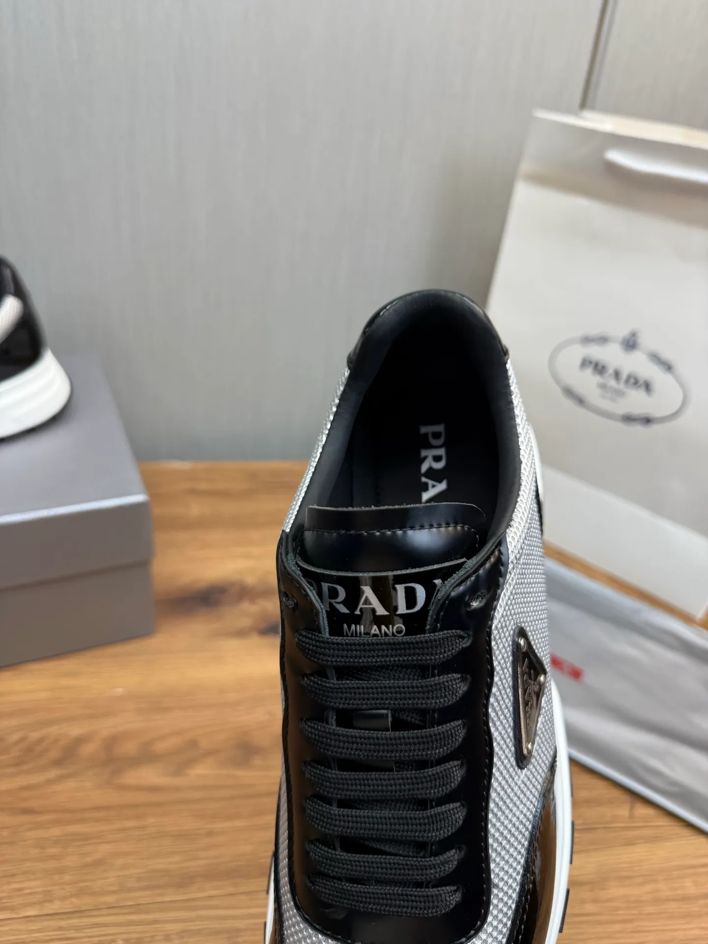 Men's shoes 💰600💰 [PRADA] Popular men's shoes shipped 👏Official website synchronized ⬆️Original cowhide fabric + cowhide lining, 1⃣️:1⃣️reproduction, original sole, 38-45 (45. Customized, non-refundable)